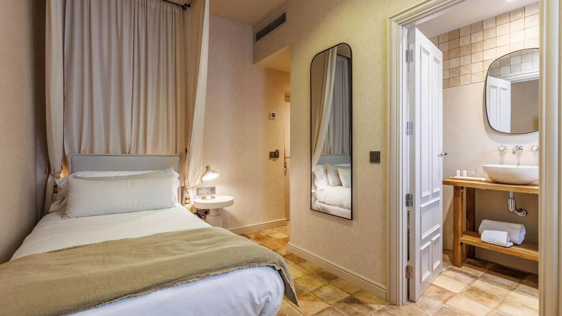 Hoposa Uyal Hotel Port de Pollenca Spain